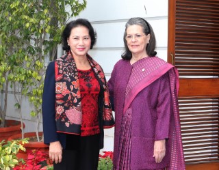 Chủ tịch Quốc hội Nguyễn Thị Kim Ngân gặp Chủ tịch Đảng Quốc đại Sonia Gandhi